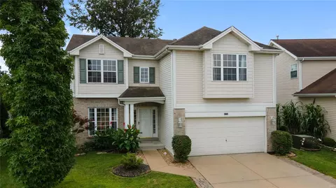 4372 Northpoint Cir, Saint Louis, MO 63129