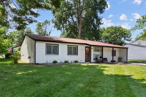 11938 Breezemont, Maryland Heights, MO 63043