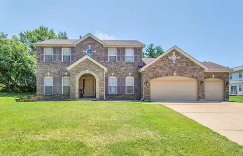 786 Debula Dr, Ballwin, MO 63021