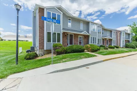 1602 Forest Hills Dr #E, Saint Charles, MO 63303 photo 2