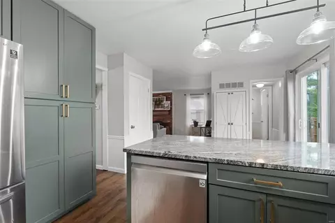 Kitchen - 148 Lamplighter Way, O'fallon, MO 63368 photo 3 of 5