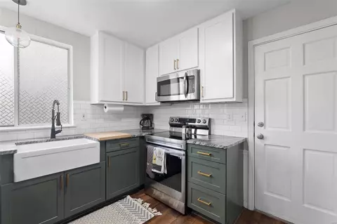 Kitchen - 148 Lamplighter Way, O'fallon, MO 63368 photo 2 of 5