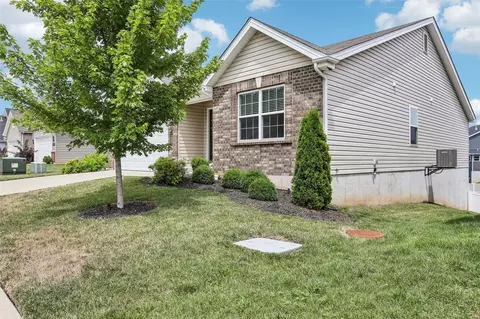 Exterior - 126 Brookview Way Dr, O'fallon, MO 63366 photo 3 of 9