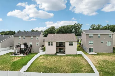 Exterior - 126 Brookview Way Dr, O'fallon, MO 63366 photo 8 of 9