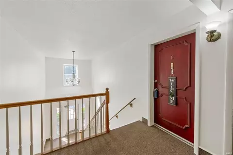 1677 Herault Pl #E, Saint Louis, MO 63125 photo 2