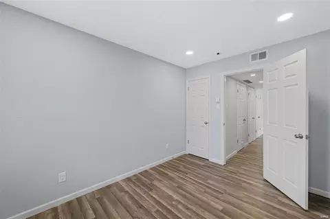 1677 Herault Pl #E, Saint Louis, MO 63125 photo 3