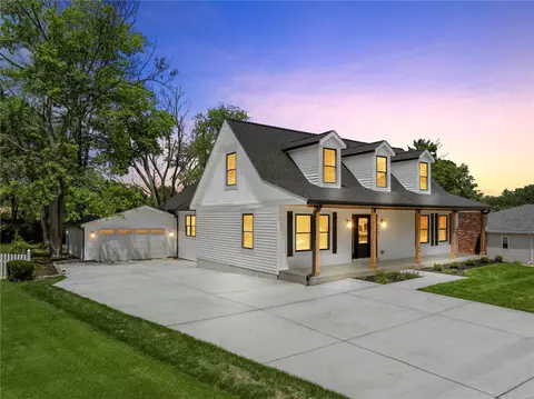 334 Hutchinson Rd, Ellisville, MO 63011