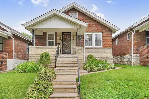 6111 Adkins Ave, Saint Louis, MO 63116