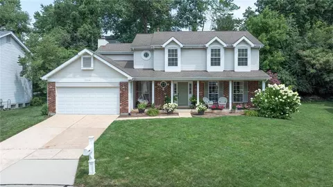 3009 Summerfield Manor Dr, Saint Louis, MO 63129
