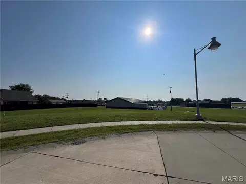 1648 Redbud Ct, Perryville, MO 63775