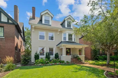 4732 Westminster Pl, Saint Louis, MO 63108