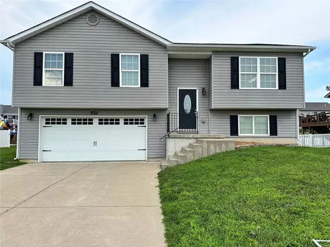 521 Prairie Creek Ct, Wentzville, MO 63385