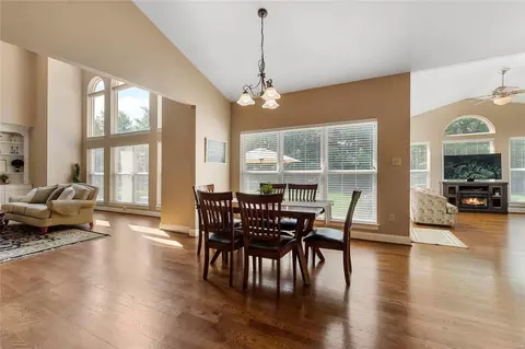 Dining - 266 Bountiful Pointe Cir, Grover, MO 63040 photo 3 of 3