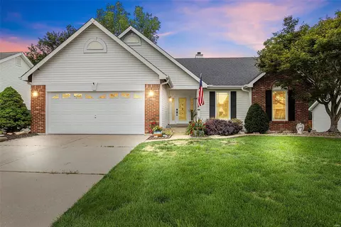 1525 Snowbird Ln, O'fallon, MO 63366