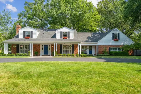 4 Stoney Brook Ln, Ladue, MO 63124