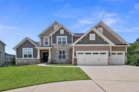 400 Filipp Ln, Lake Saint Louis, MO 63367