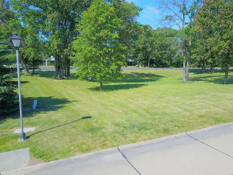 5 Eastland, Carlinville, IL 62626
