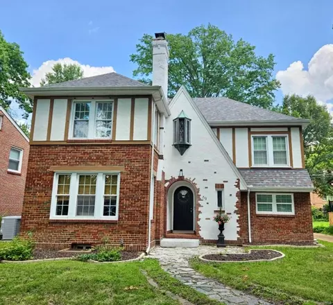 716 Pennsylvania Ave, Saint Louis, MO 63130