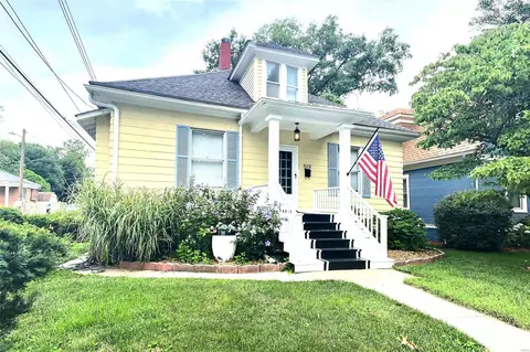 519 N 6th St, Saint Charles, MO 63301