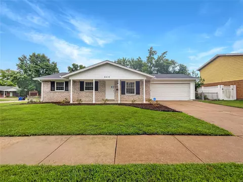 2416 Kingsford Dr, Florissant, MO 63031