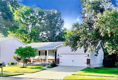 5101 Suson Way Ct, Saint Louis, MO 63128