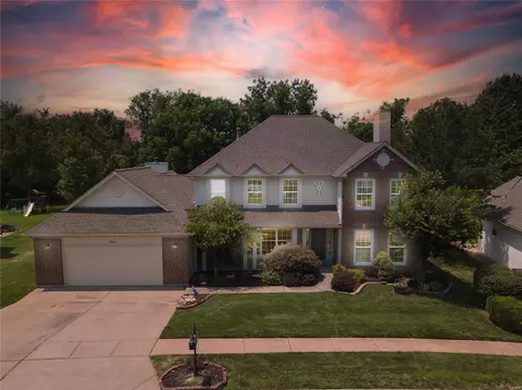 3061 Cambridge Pointe Dr, Saint Louis, MO 63129