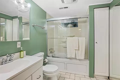 Bath - 4199 Wright Ave, Saint Ann, MO 63074 photo 1 of 2