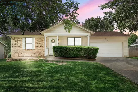 2523 Stillwater Dr, O'fallon, MO 63368