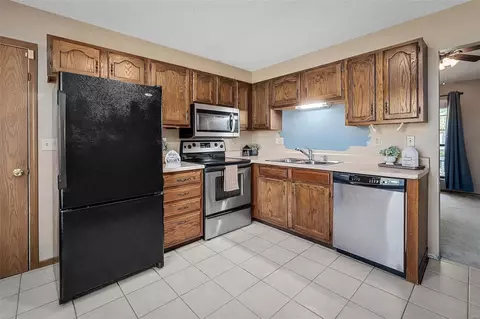 2523 Stillwater Dr, O'fallon, MO 63368 photo 5