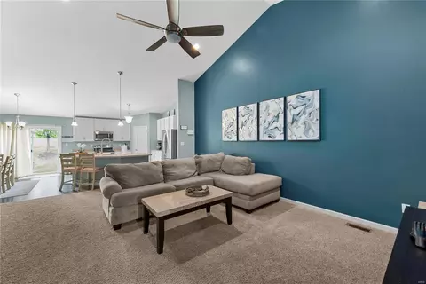 Entry Way - 5356 Trailhead Ct, Eureka, MO 63025 photo 1 of 2