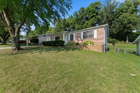 1711 Winter Hill Dr, O'fallon, MO 63366 photo 2