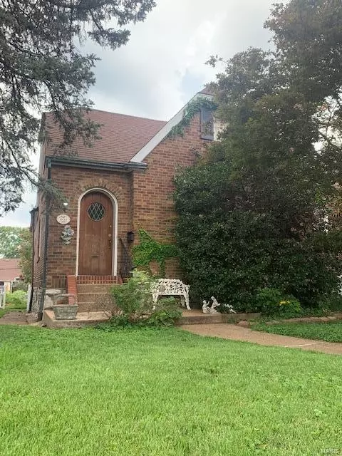 6419 Woodbine Ct, Saint Louis, MO 63109