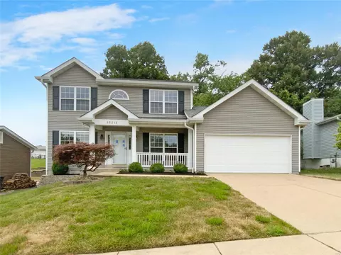 12212 Glenpark Dr, Maryland Heights, MO 63043