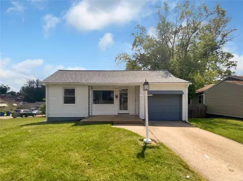 9418 Mackenzie Rd, Saint Louis, MO 63123