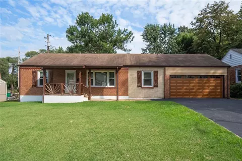 10518 Saint Matthew Ln, Saint Ann, MO 63074