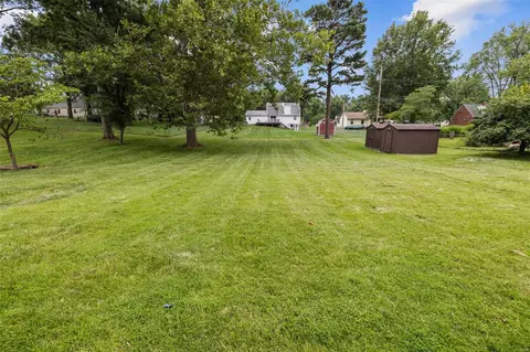 Exterior - 1020 Tulip Ln, Ellisville, MO 63021 photo 3 of 5