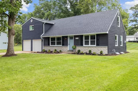 Exterior - 1020 Tulip Ln, Ellisville, MO 63021 photo 2 of 5