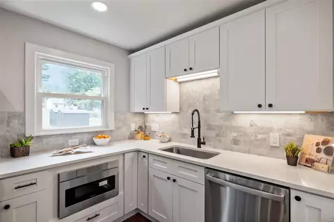 Kitchen - 1020 Tulip Ln, Ellisville, MO 63021 photo 6 of 7