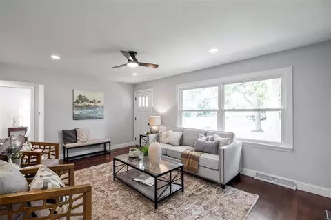 Living - 1020 Tulip Ln, Ellisville, MO 63021 photo 2 of 3