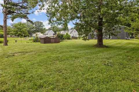 Exterior - 1020 Tulip Ln, Ellisville, MO 63021 photo 4 of 5
