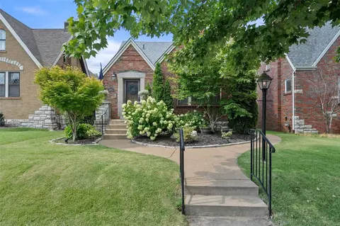 4068 Federer St, Saint Louis, MO 63116 photo 2
