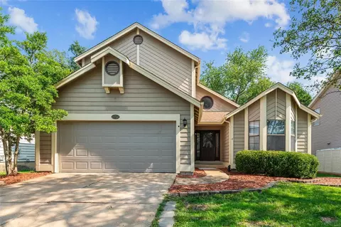 527 Oaktree Crossing Ct, Ballwin, MO 63021