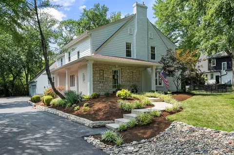 3 Daniel Rd, Ladue, MO 63124