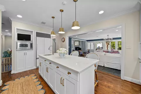 Kitchen - 3 Daniel Rd, Ladue, MO 63124 photo 4 of 4