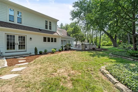 Exterior - 3 Daniel Rd, Ladue, MO 63124 photo 11 of 14