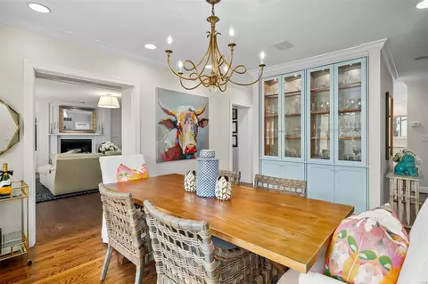 Dining - 3 Daniel Rd, Ladue, MO 63124 photo 3 of 4