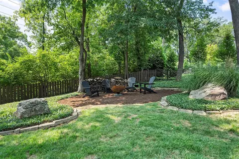 Exterior - 3 Daniel Rd, Ladue, MO 63124 photo 13 of 14