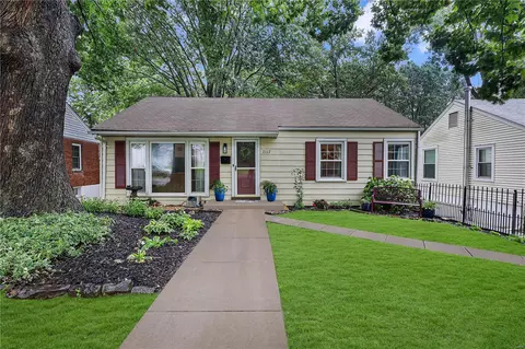 7117 Circleview Dr, Saint Louis, MO 63123
