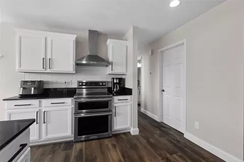 Entry Way - 612 Hawk Run Dr, O'fallon, MO 63368 photo 3 of 4