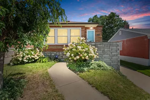 305 Tacoma Dr, Saint Louis, MO 63125